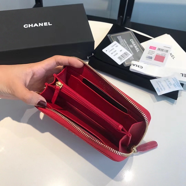 シャネル財布着用イメージ